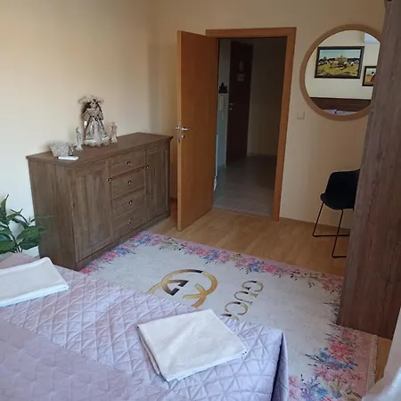Apartamento J'adore Byala, Bulgaria, Cu Piscina